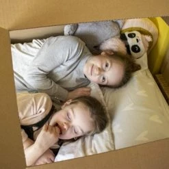 Kartonnen Kinderbed Huis - Speelhuisje - Sinterklaas Cadeau - Hobbykarton - KarTent 8 Kartonnen Kinderbed Huis - Speelhuisje - Sinterklaas Cadeau - Hobbykarton - KarTent -Duurzamer-speelgoed Winkel 550x370 4