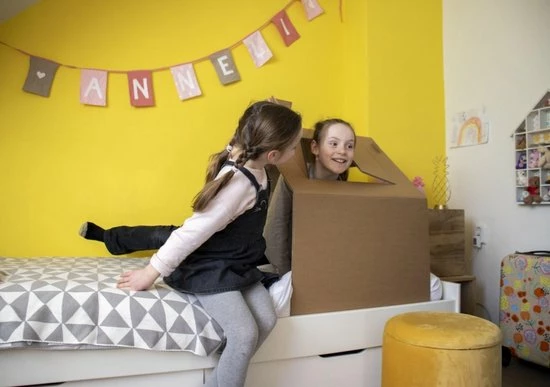 Kartonnen Kinderbed Huis - Speelhuisje - Sinterklaas Cadeau - Hobbykarton - KarTent 2 Kartonnen Kinderbed Huis - Speelhuisje - Sinterklaas Cadeau - Hobbykarton - KarTent - Afbeelding 2