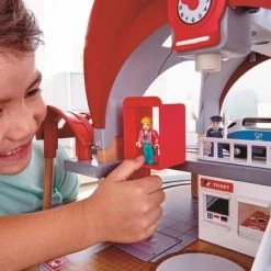 Hape - Grand City Station - Houten Treinset -Duurzamer-speelgoed Winkel 550x392