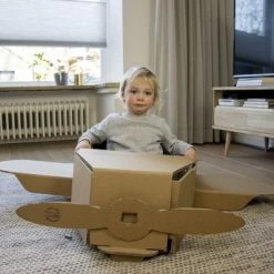 Kartonnen Speelgoed Vliegtuig - Sinterklaas Cadeau - Hobbykarton - KarTent -Duurzamer-speelgoed Winkel 550x398 4