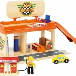 Small Foot Company Small Foot - Auto Repair Shop With Petrol Station