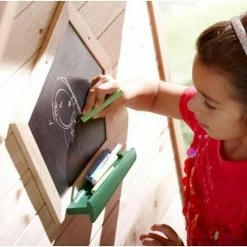 AXI Krijtbord Crooked In Bruin Van Hout - Accessoire Voor Speelhuis Of Speeltoestel -Duurzamer-speelgoed Winkel 550x503 6