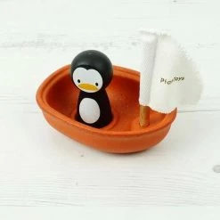 Plantoys Plan Toys Sailing Boat Penguin -Duurzamer-speelgoed Winkel 550x522 4
