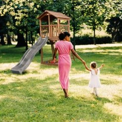 AXI Beach Tower Speeltoestel In Bruin - Speeltoren Met Zandbak En Grijze Glijbaan - FSC Hout - Speelhuis Op Palen Voor De Tuin -Duurzamer-speelgoed Winkel 550x550 283