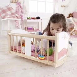 Hape - Rock-a-bye Cradle - Houten Poppenwieg -Duurzamer-speelgoed Winkel 550x550 62