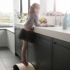 Wobbel - Original - Blank Gelakt Met Vilt - Mosterd (geel) -Duurzamer-speelgoed Winkel 550x823 2